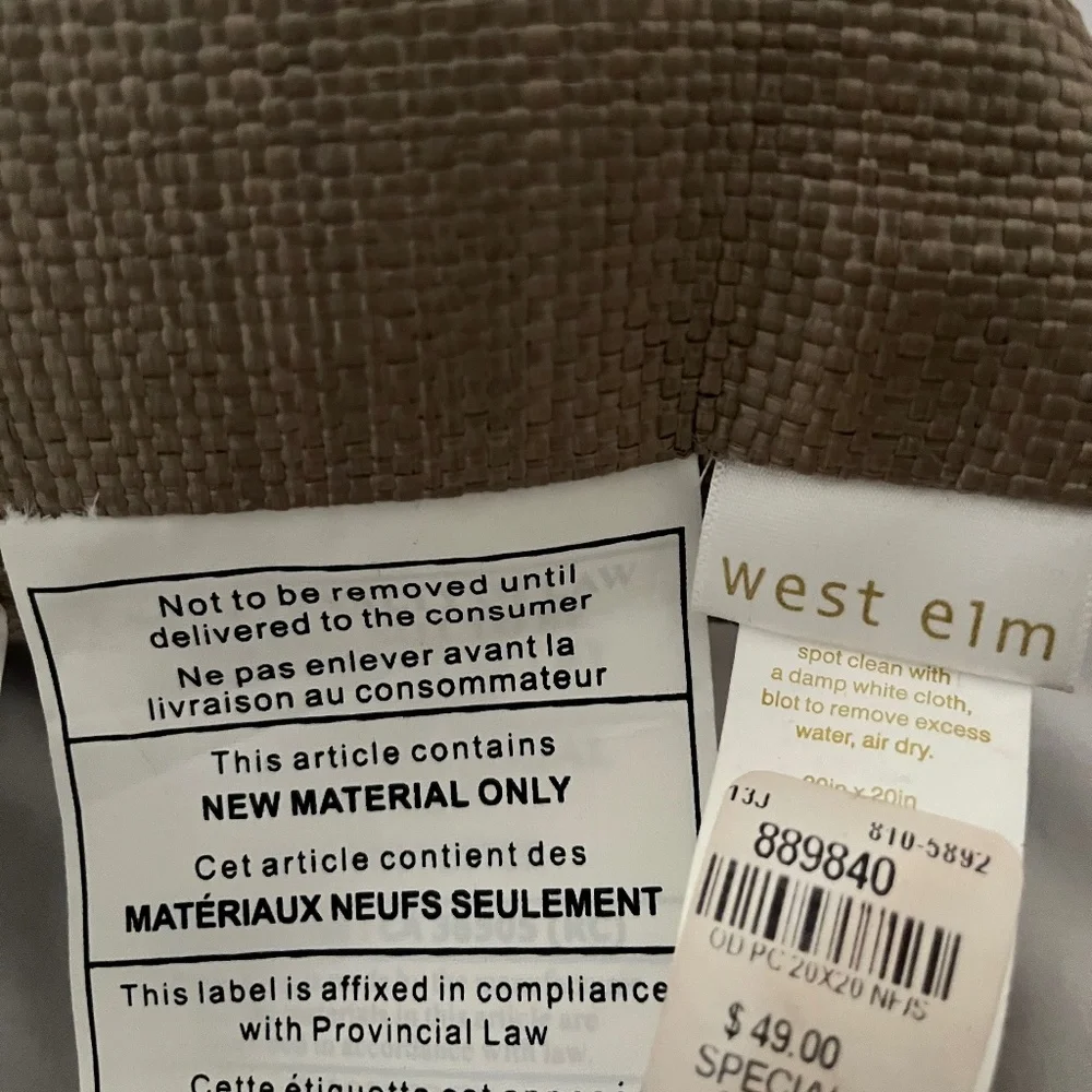 A Set of 2 New West Elm Pillows Tan Size 20 in x 20 in